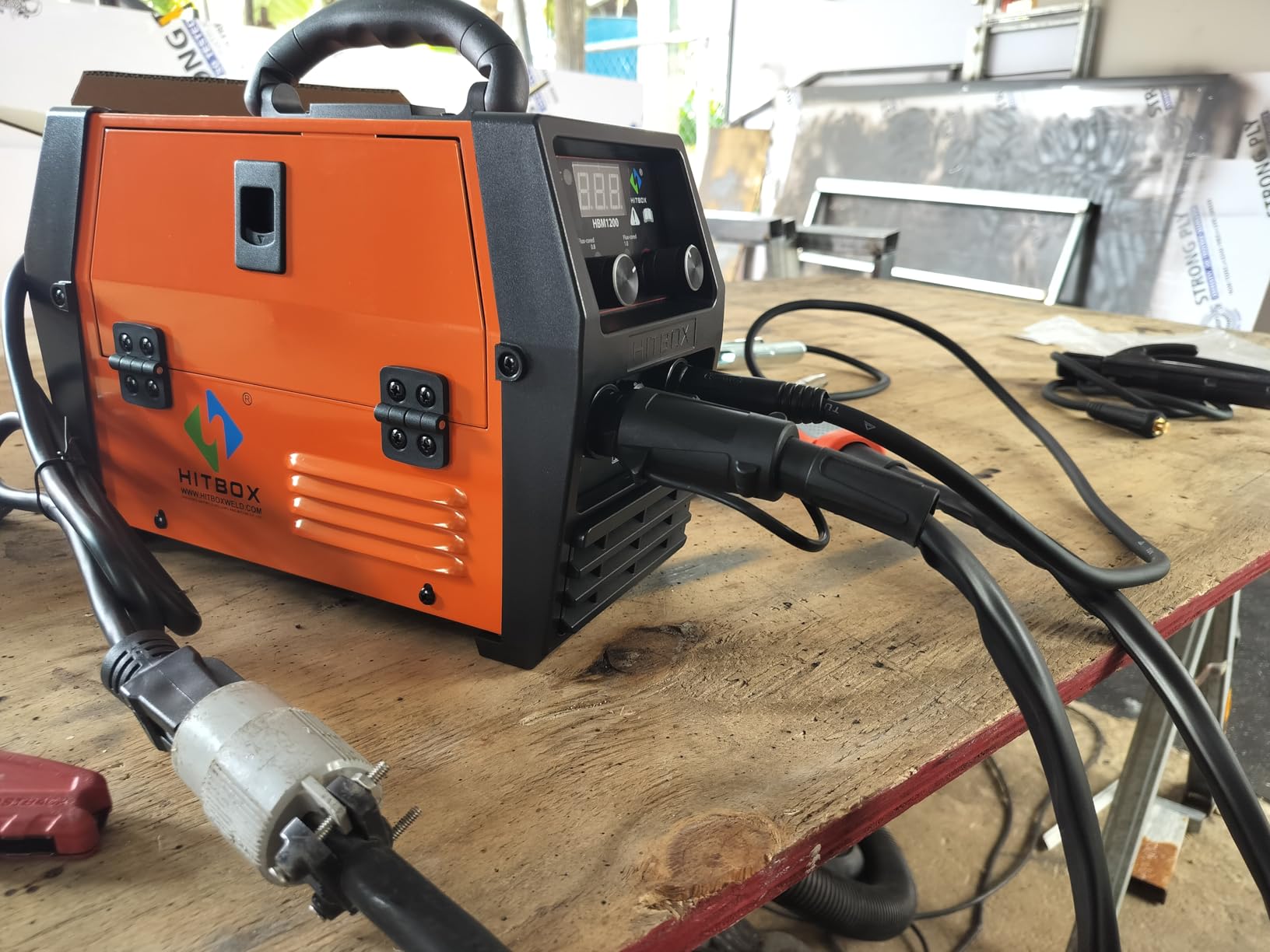 HITBOX 200A MIG Welder, 110V/220V Flux Core MIG/Lift TIG/Stick 3-in-1 customer photo 1
