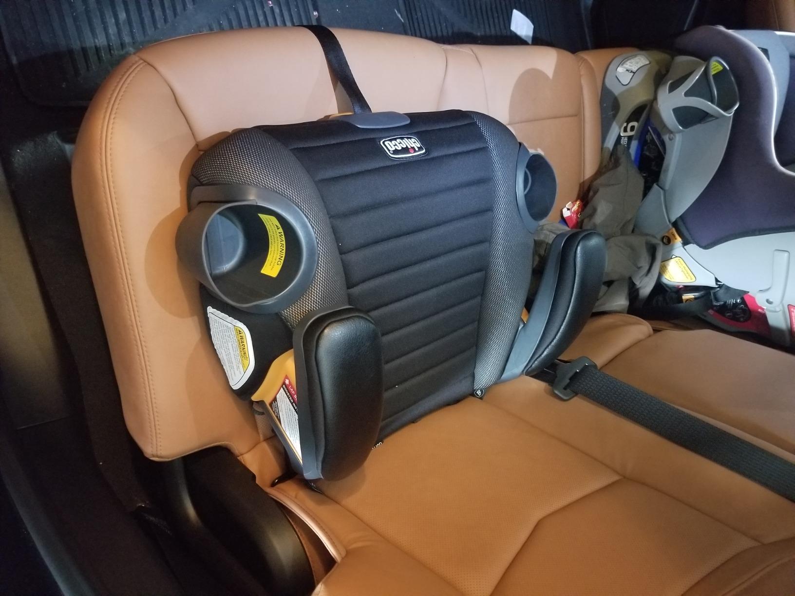 Chicco GoFit Plus Backless Booster Car Seat with Latch Attachment and Quick-Release Latch Removal, Travel Booster Seat for Car, Portable Car Booster Seat for Children 40-110 lbs. | Iron/Black customer photo 1