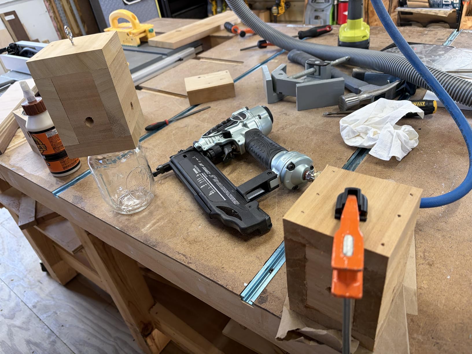 Metabo HPT Brad Nailer, Pneumatic 18 Gauge Adjustable Depth, NT50AE2 | Fires 5/8 in to 2 in Nails, Finish Trim Work, Furniture Building, Lightweight Design, Precision Fastening customer photo 2