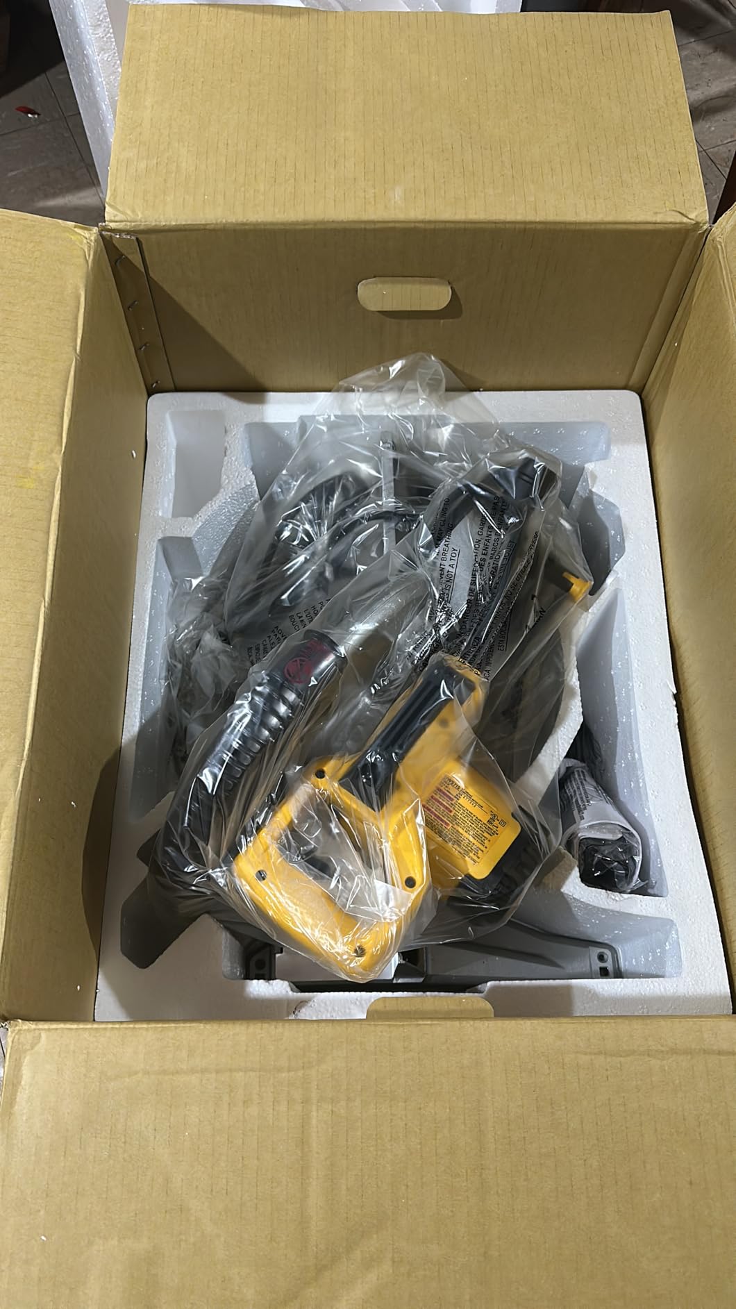 DEWALT 12-Inch Miter Saw, 15-Amp, Single Bevel, Compound (DWS715) customer photo 1
