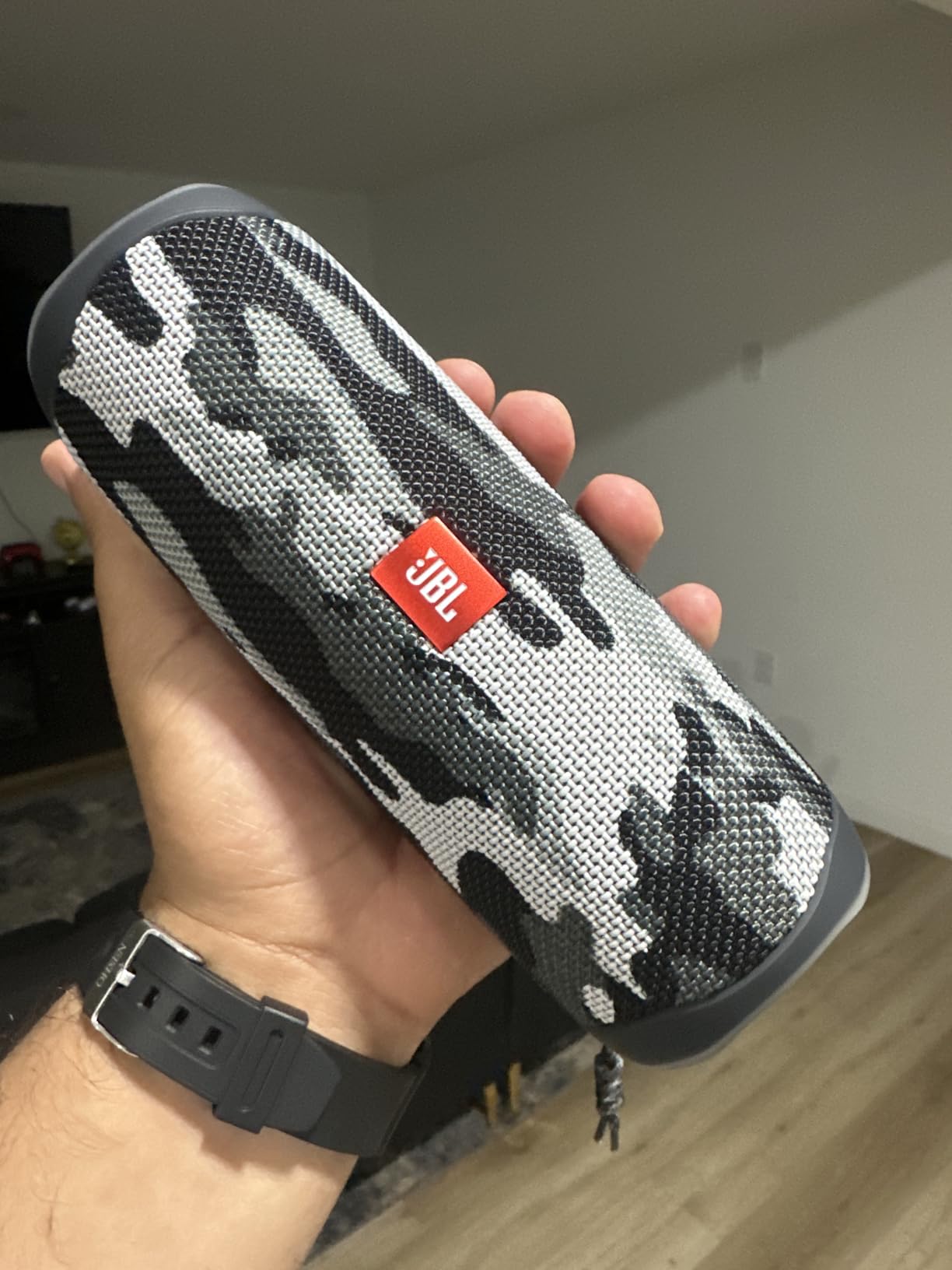 JBL FLIP 5, Waterproof Portable Bluetooth Speaker, Black, Small - Sounds better than ever, Bring the party anywhere, Make a splash with IPX7 waterproof design, A rainbow of colours customer photo 1