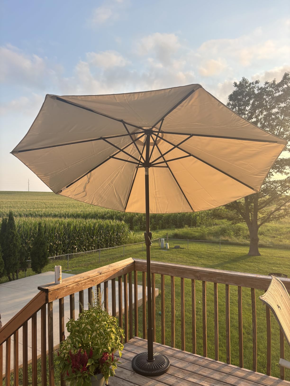 Tempera Patio Market Outdoor Table Umbrella with Push Button Tilt and Crank, Large Sun Umbrella with Sturdy Pole & Fade Resistant Canopy, Easy to Set customer photo 1