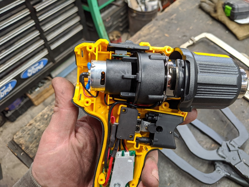 DEWALT 20V MAX Heat Gun, Cordless, Up to 990 Degrees, 42 Minutes of Run Time, LED Light, Heatgun with Flat and Hook Nozzle Attachments,Tool Only (DCE530B) customer photo 2
