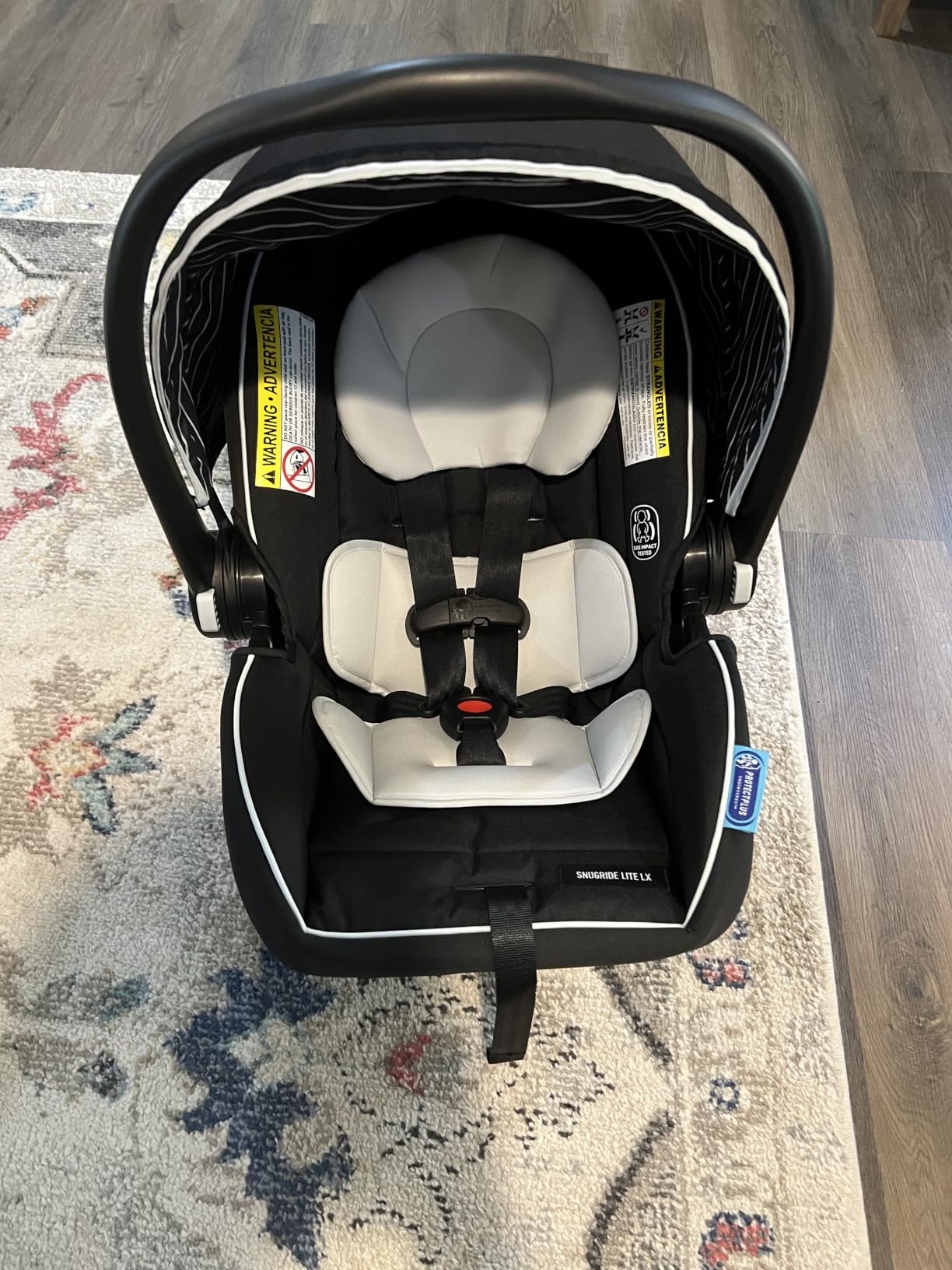 Graco SnugRide Lite LX Infant Car Seat, Lightweight Rear-Facing Seat for Babies 4–30 lb, 4-Position Adjustable Base, Latch Installation & ProtectPlus Engineered, Studio customer photo 1