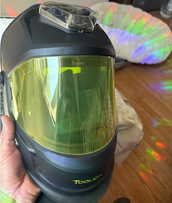 TOOLIOM True Color Auto Darkening Welding Helmet with Large View customer photo 1