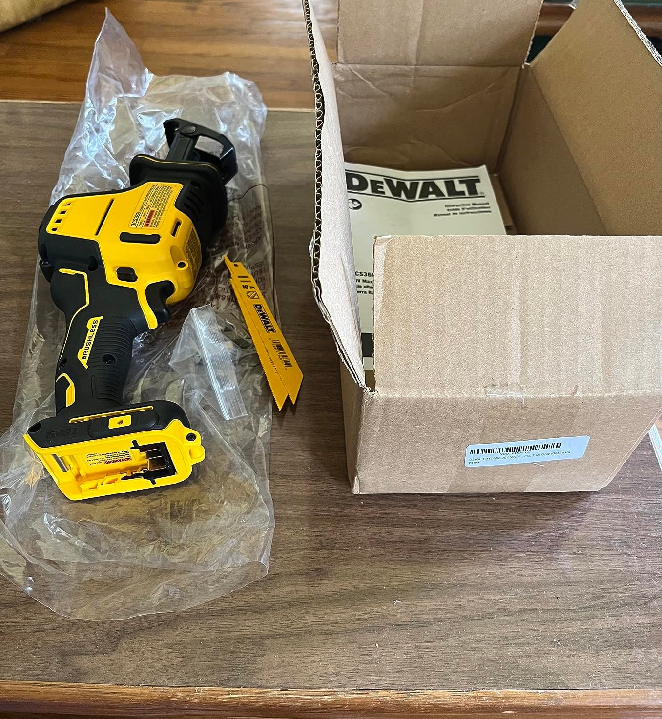DEWALT ATOMIC 20V MAX* Reciprocating Saw, One-Handed, Cordless, Tool Only (DCS369B) customer photo 1