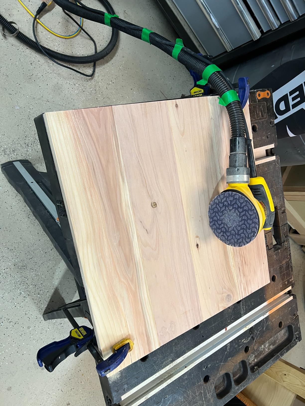 DEWALT Random Orbit Sander, Variable Speed, 5-Inch (DWE6423), Power Source Corded Electric customer photo 2