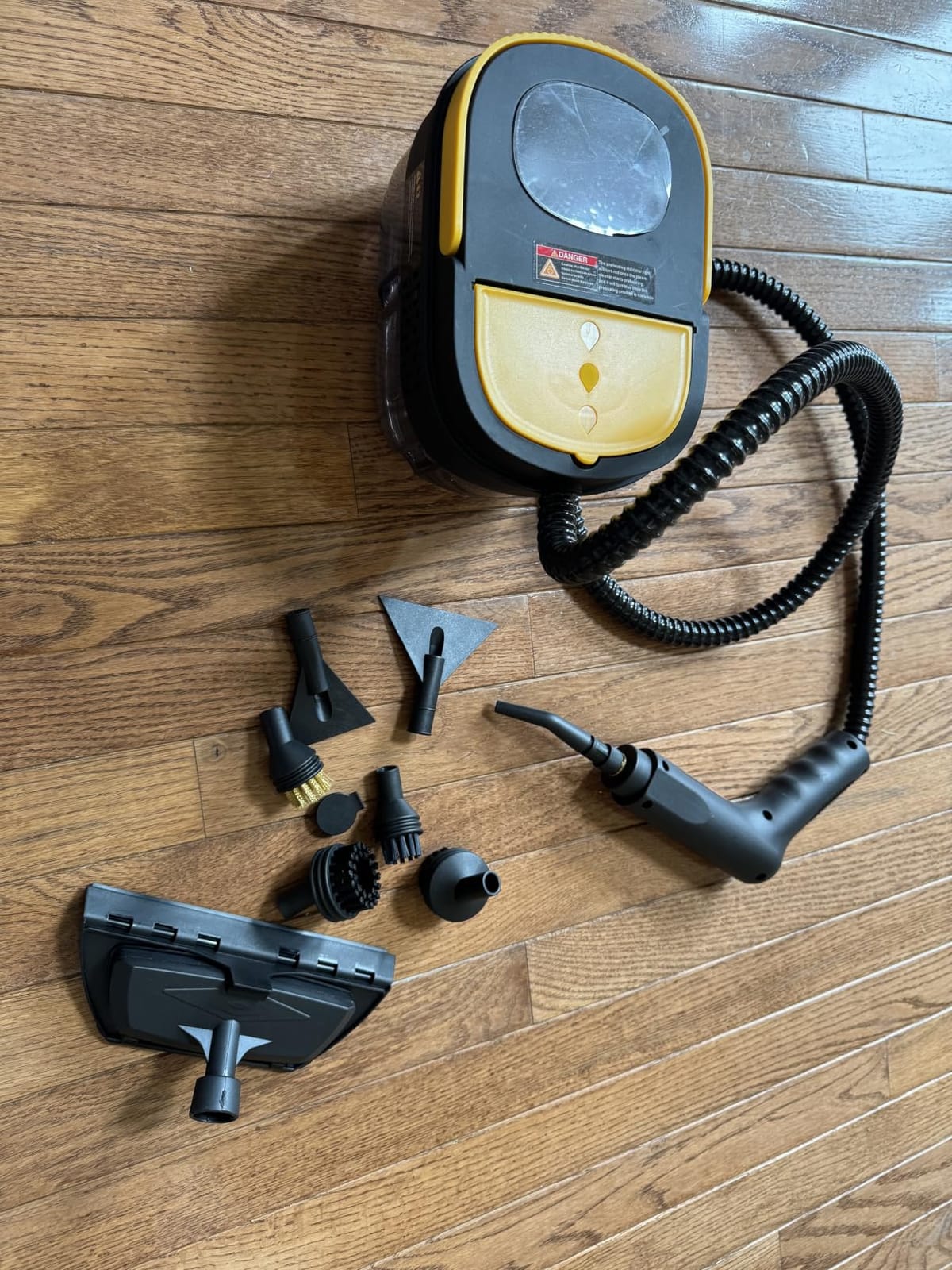 Eureka 3670M Canister Cleaner, Lightweight Powerful Vacuum for Carpets and Hard Floors, w/ 5bags, Yellow customer photo 1