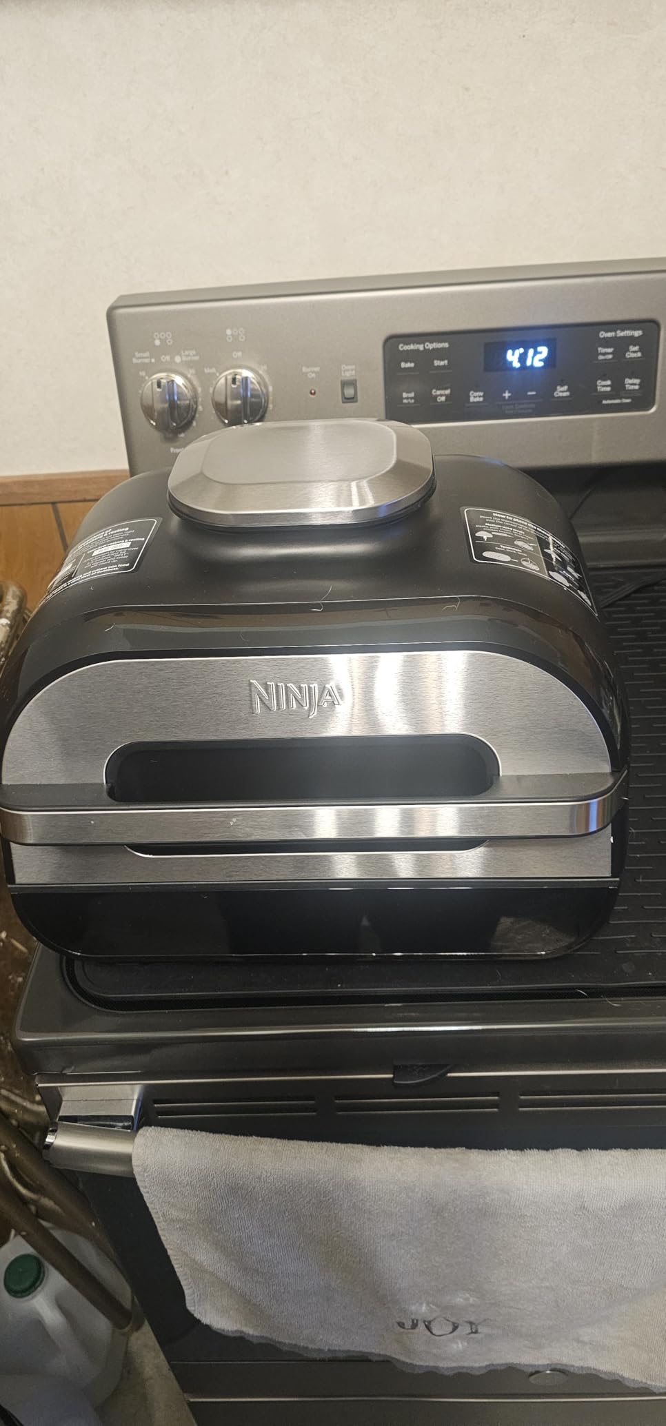 Ninja Foodi Smart XL 6-in-1 Indoor Grill & Air Fryer, Black/Silver, FG551 | Smart Cook System with built-in thermometer, XL capacity, perfect doneness, rare to well done. 6-in-1: Grill, Air Fry & more. customer photo 2