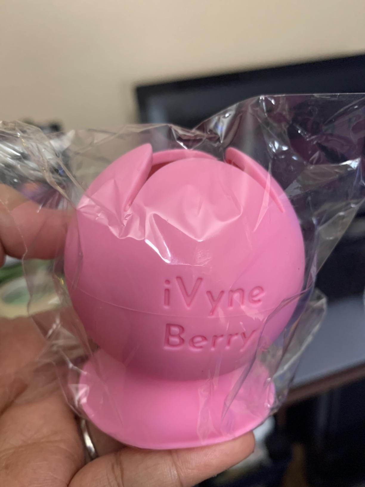 iVyne Berry Suctioned Vinyl Weeding Scrap Collector | Versatile Multi-Surface Suction & Anti-Spill Vinyl Scrap Collector w/Soft and Flexible Silicone to Protect your Weeding Tools | Green, 1 Pack customer photo 2