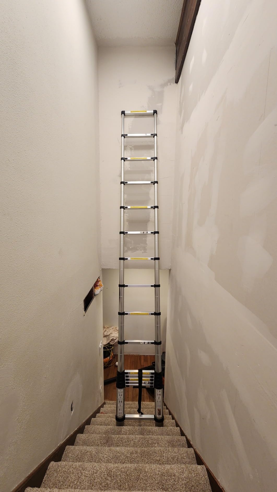Telescoping Extension Ladder 12.5FT, Aluminum Telescopic Ladders with Carry Bag for Outdoor Indoor Use customer photo 1