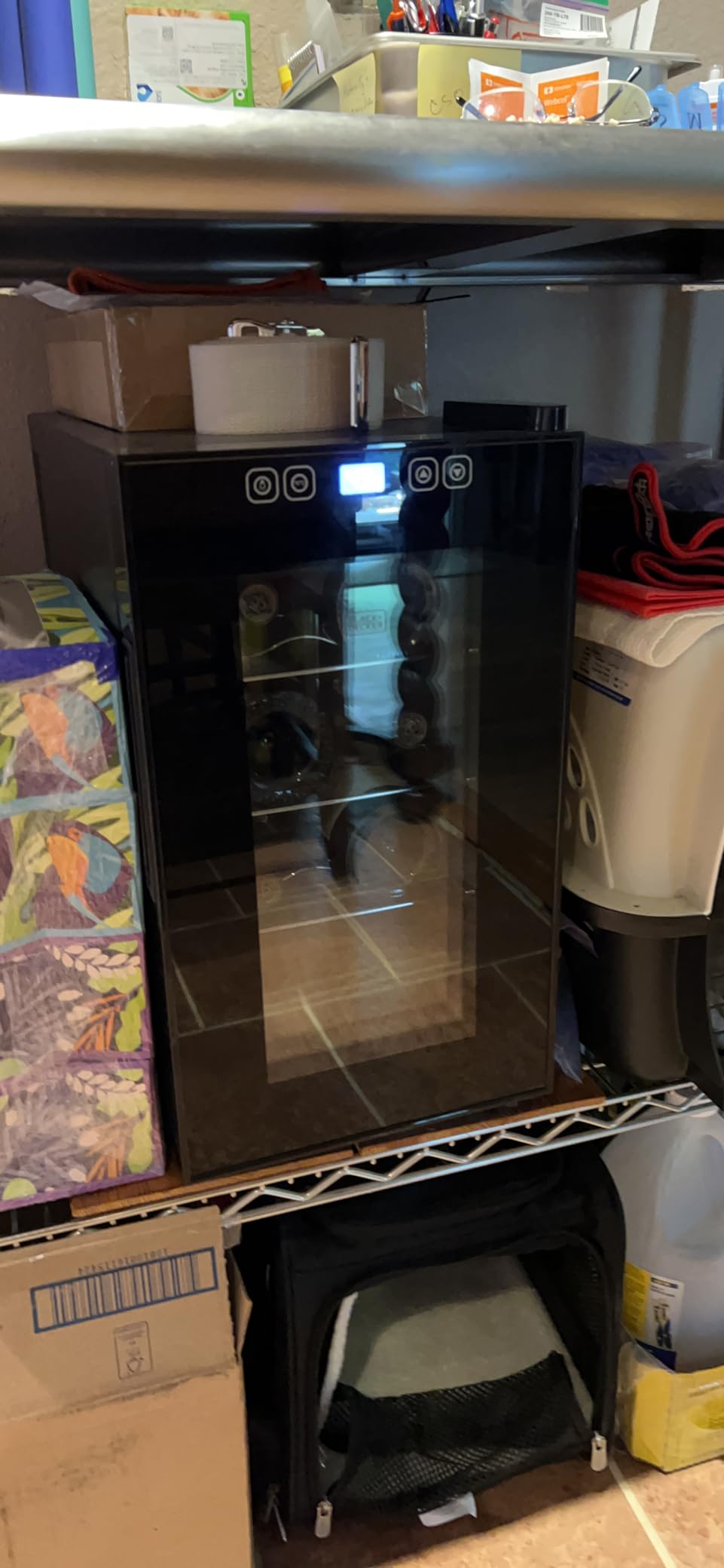BLACK+DECKER 8-Bottle Thermoelectric Wine Cellar, BD60026, Black | Countertop Mini Fridge with Triple Pane Clear Glass Door, Bar Cabinet with LED Display, Slide-Out Chrome Racks customer photo 2