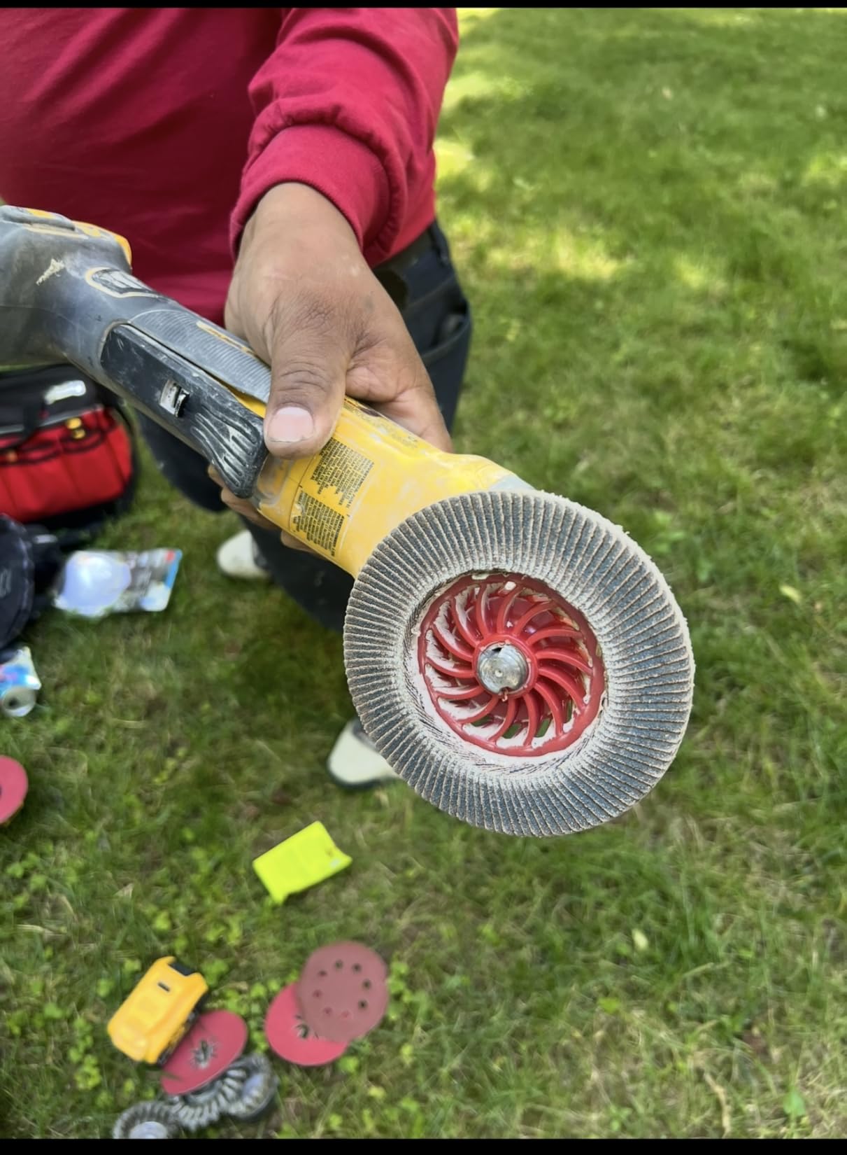 DEWALT FLEXVOLT ADVANTAGE 20V MAX* Angle Grinder, Paddle Switch, 4-1/2-Inch to 5-Inch, Tool Only (DCG416B) customer photo 1