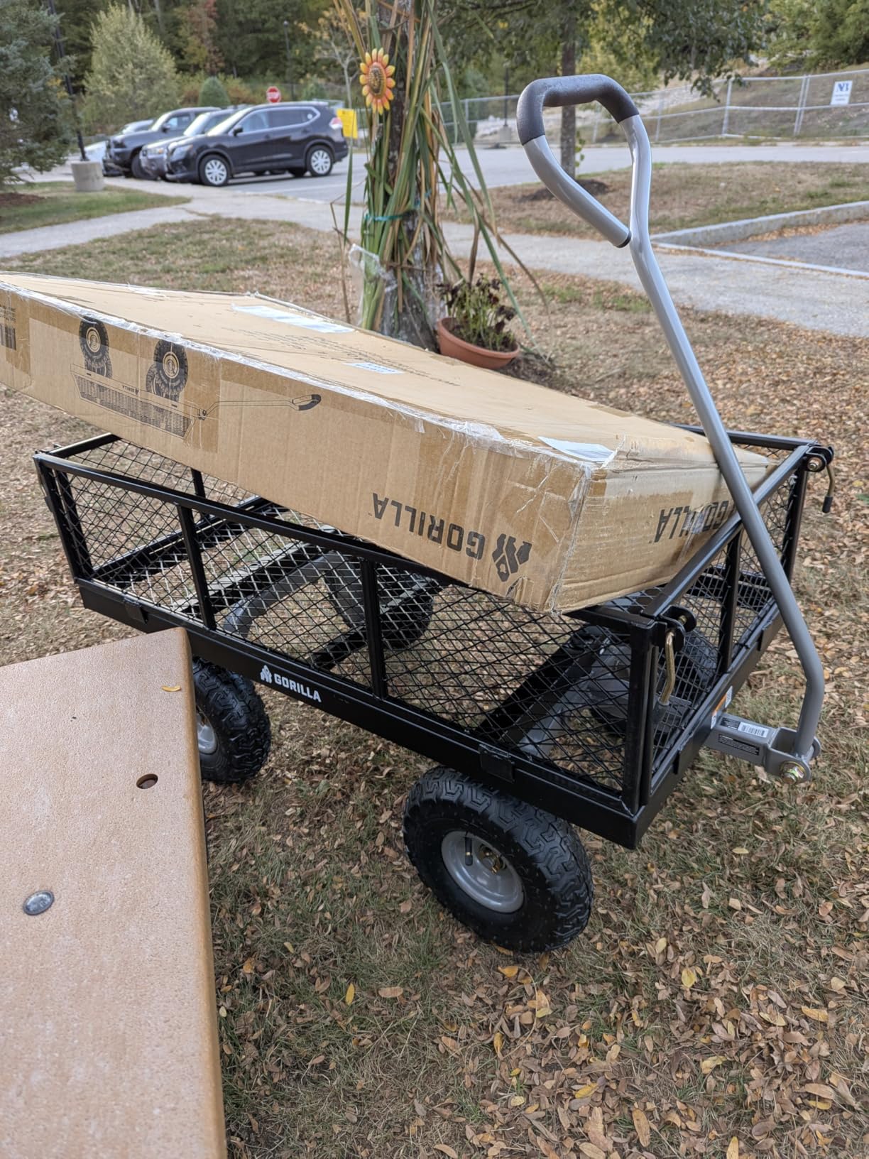 Gorilla Carts Steel Utility Cart, 800 lb Capacity, 4 Cu Ft., Black customer photo 1