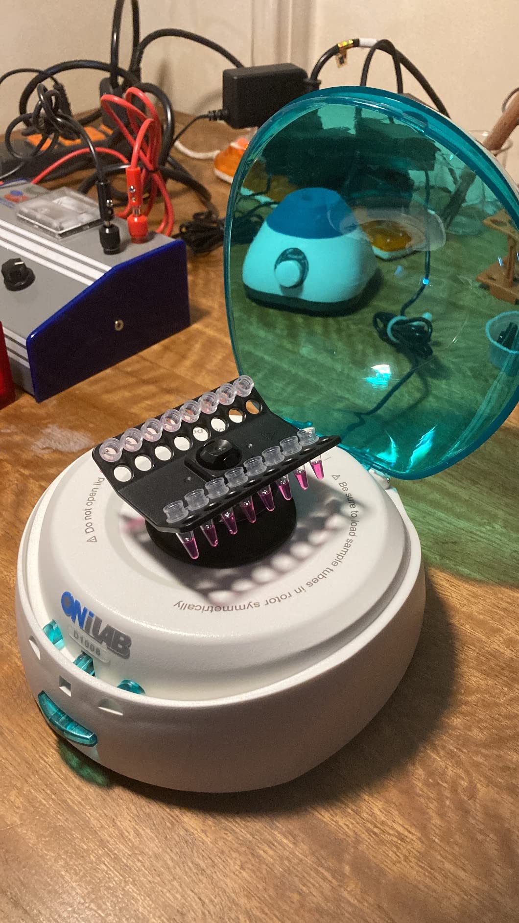 ONiLAB Scientific Mini Centrifuge 7000RPM,2680 x g RCF, Lab Benchtop Centrifuge with 2 Rotors for 8 x 0.2/0.5/1.5/2.0ml and 0.2mL×32 PCR Strips, Low Noise≤45dB, 100-240V,Green lid(ONLY for MICROTUBES) customer photo 1