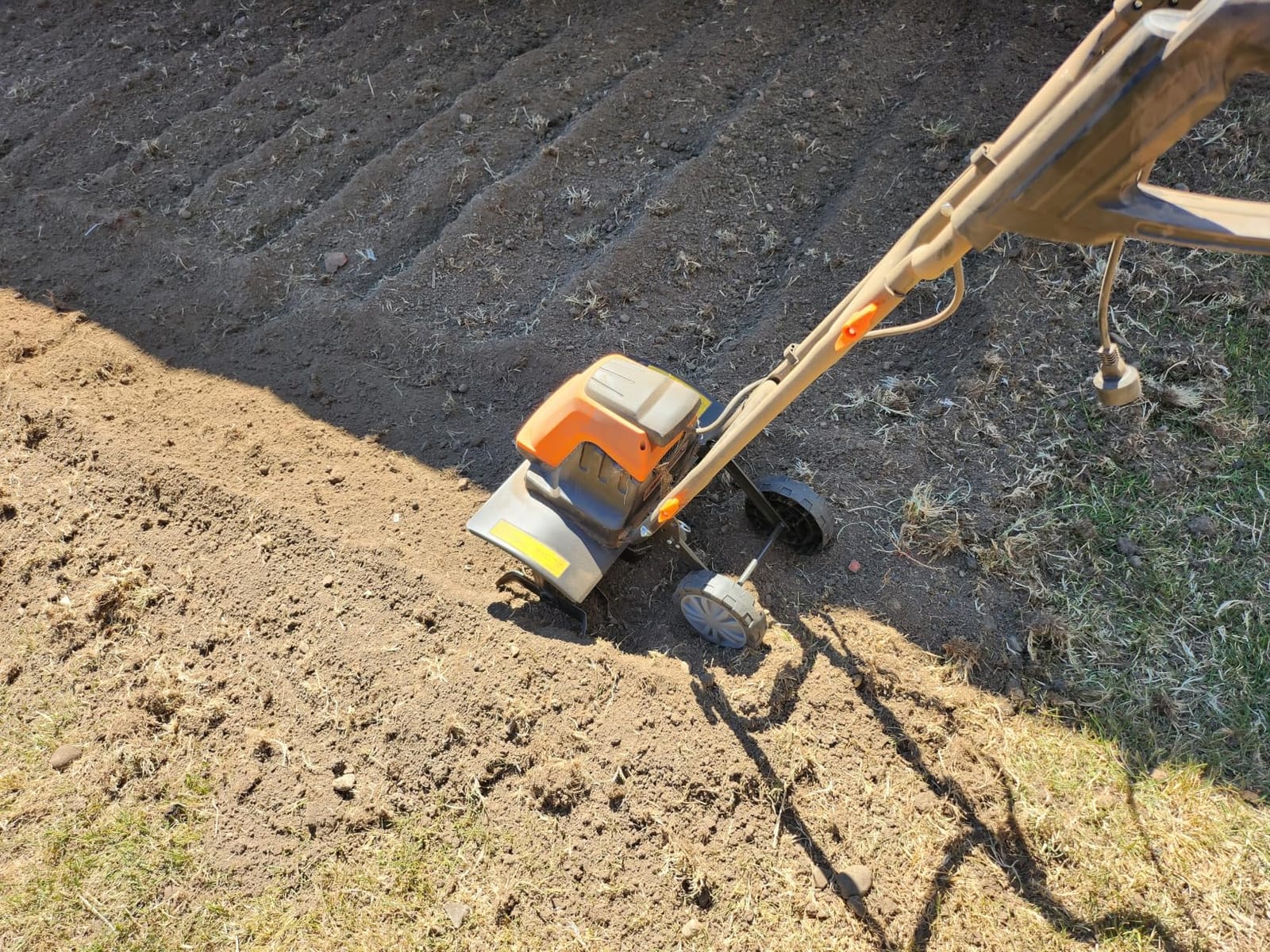 LawnMaster 13.5 Amp 18
