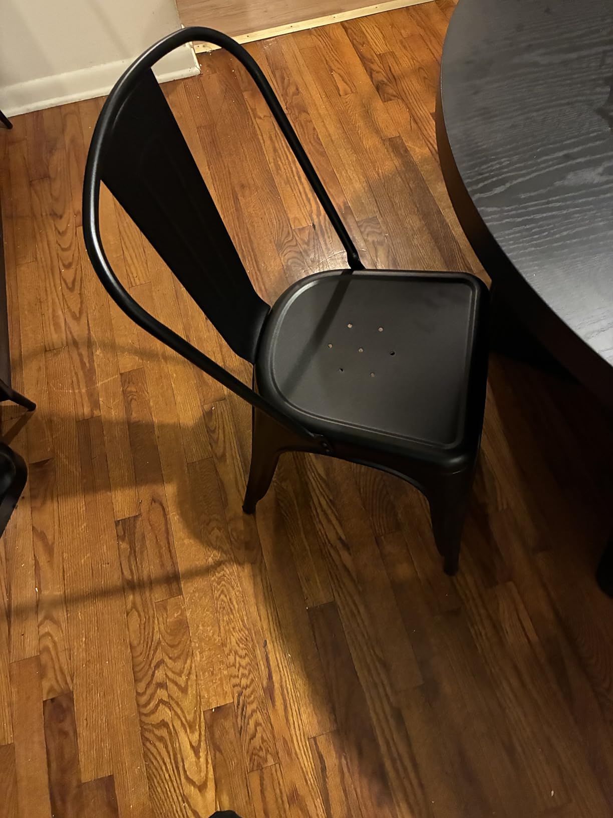 Amazon Basics Metal Dining Chairs, Easy to Assemble, Indoor/Outdoor, Stackable, Matte Black, 4-Pack customer photo 1