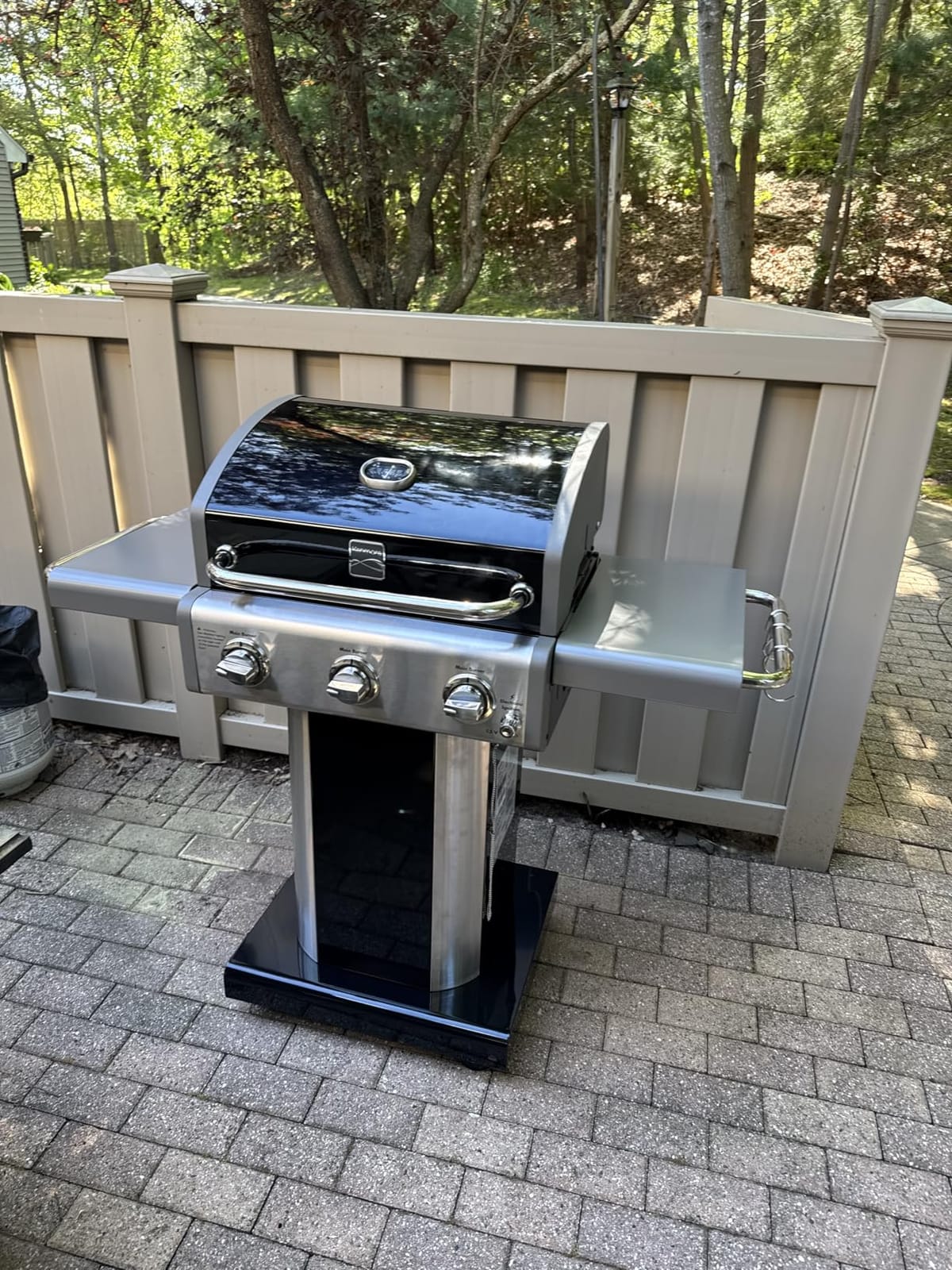Kenmore 3-Burner Propane BBQ Grill, 30,000 BTUs Gas Grill with Cast Iron Cooking Grates, Folding Side Tables & Wheels, Outdoor Grill with Tool Hooks, Azure Blue customer photo 1