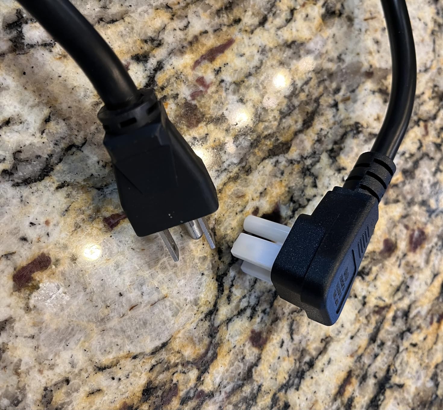 Kasa Outdoor Smart Plug, Smart Home Wi-Fi Outlet with 2 Sockets, EP40 | IP64 Weather Resistance, Compatible with Alexa, Google Home, No Hub Required, ETL Certified, Black customer photo 2