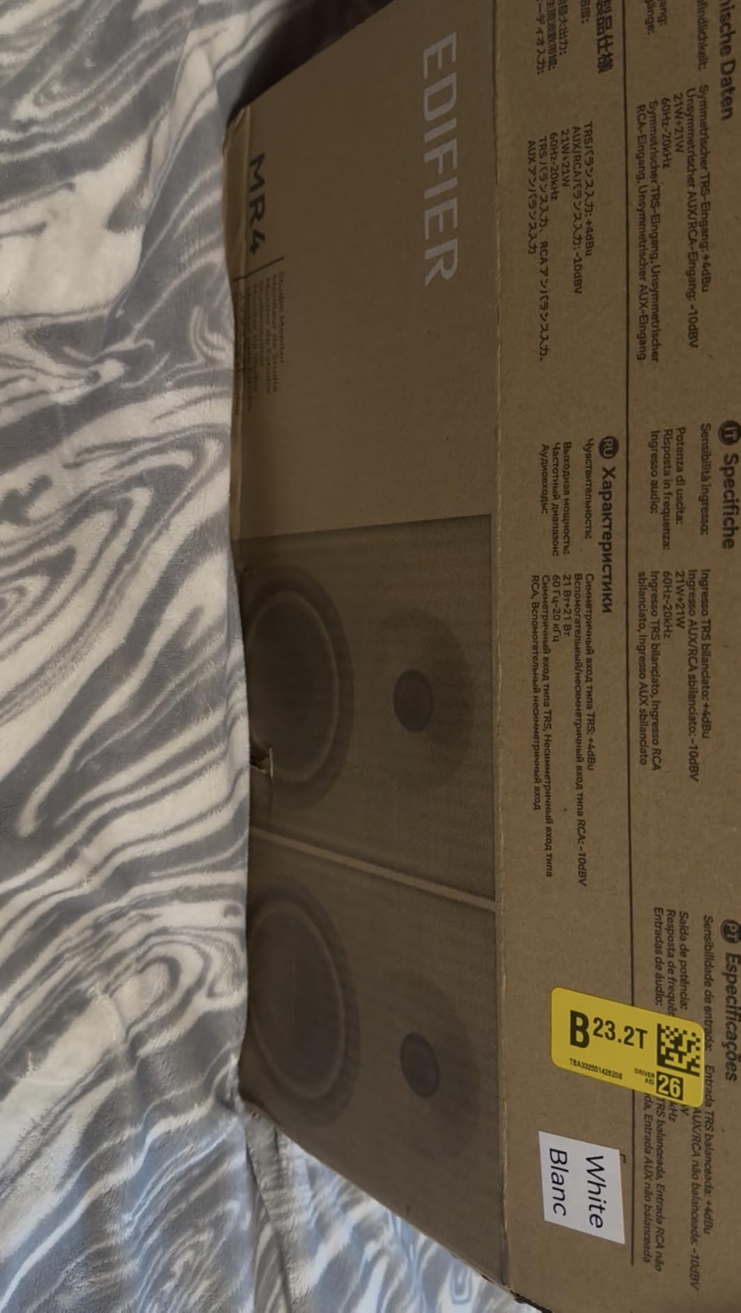 Edifier MR4 Power Studio Monitor Speakers, 4 inch Active Near-Field Speaker customer photo 1