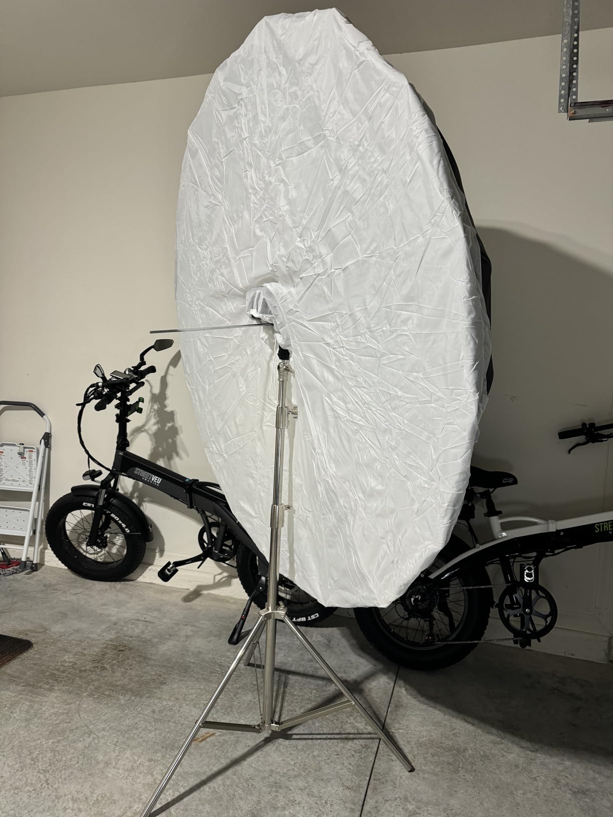 Stainless Steel Heavy Duty Photography Tripod Light Stand, 9.19 Feet/2.8m Studio Lighting Tripod for Speedlight, Strobe Light, Softbox, Umbrella customer photo 1