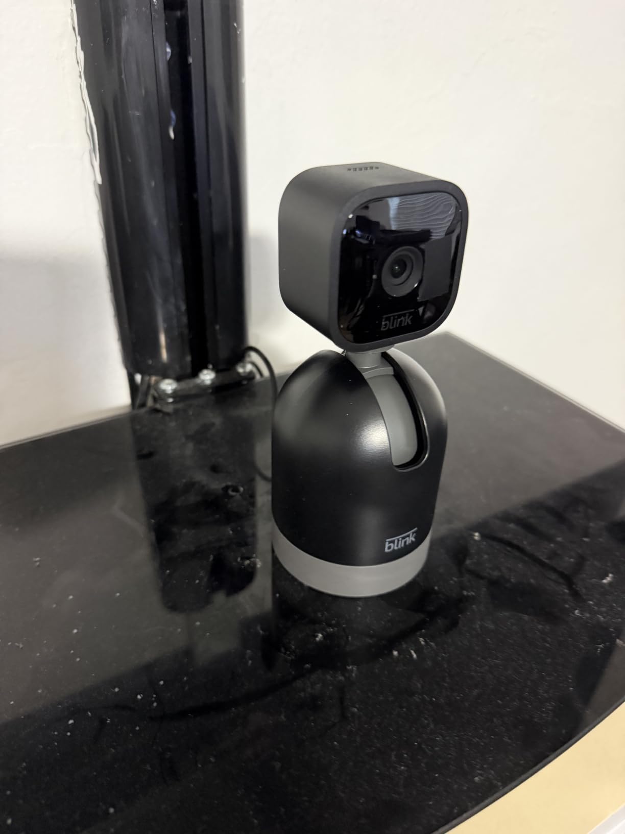 Blink Mini Pan-Tilt Camera (newest model), Rotating indoor plug-in smart security camera, two-way audio, HD video, motion detection, Works with Alexa (White) customer photo 1