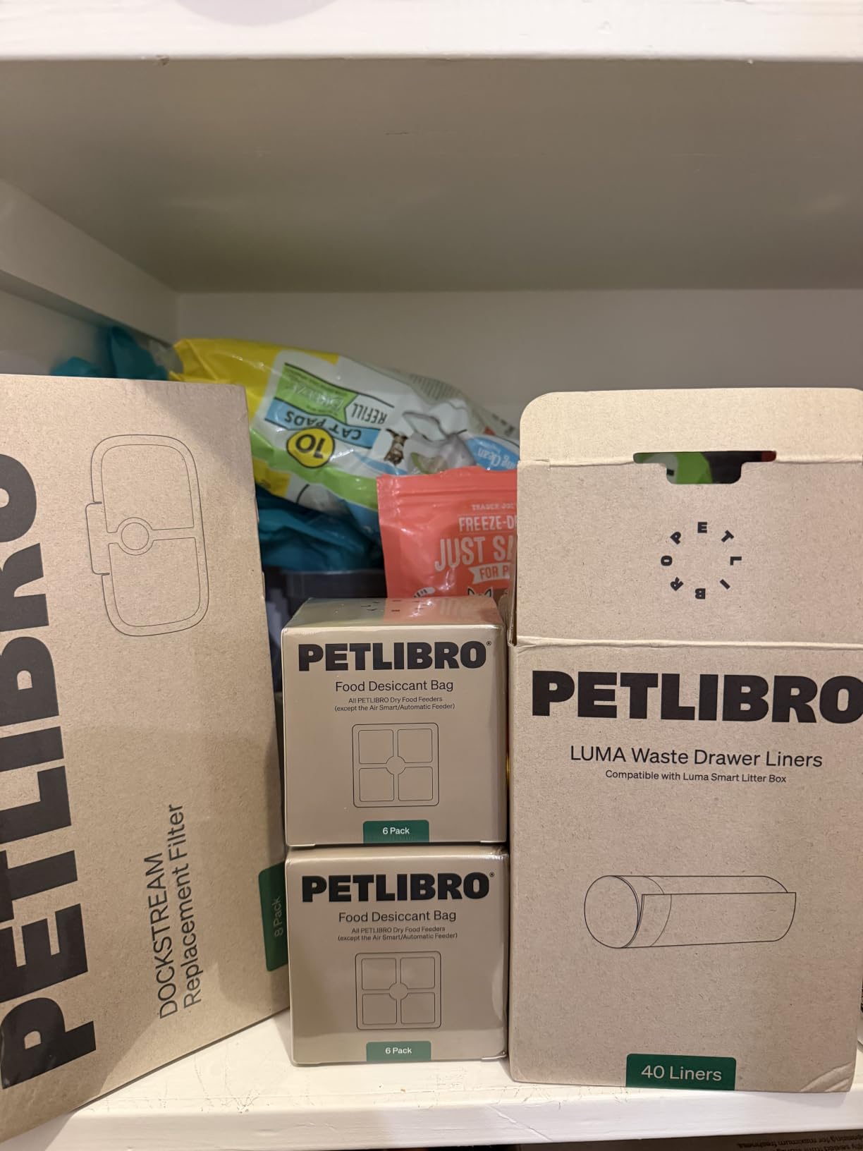 PETLIBRO Automatic Cat Feeder, 5G WiFi Automatic Dog Food Dispenser with Freshness Preservation, 5L Timed Pet Feeder with Low Food Sensor, Up to 10 Meals Per Day, Granary Black customer photo 1