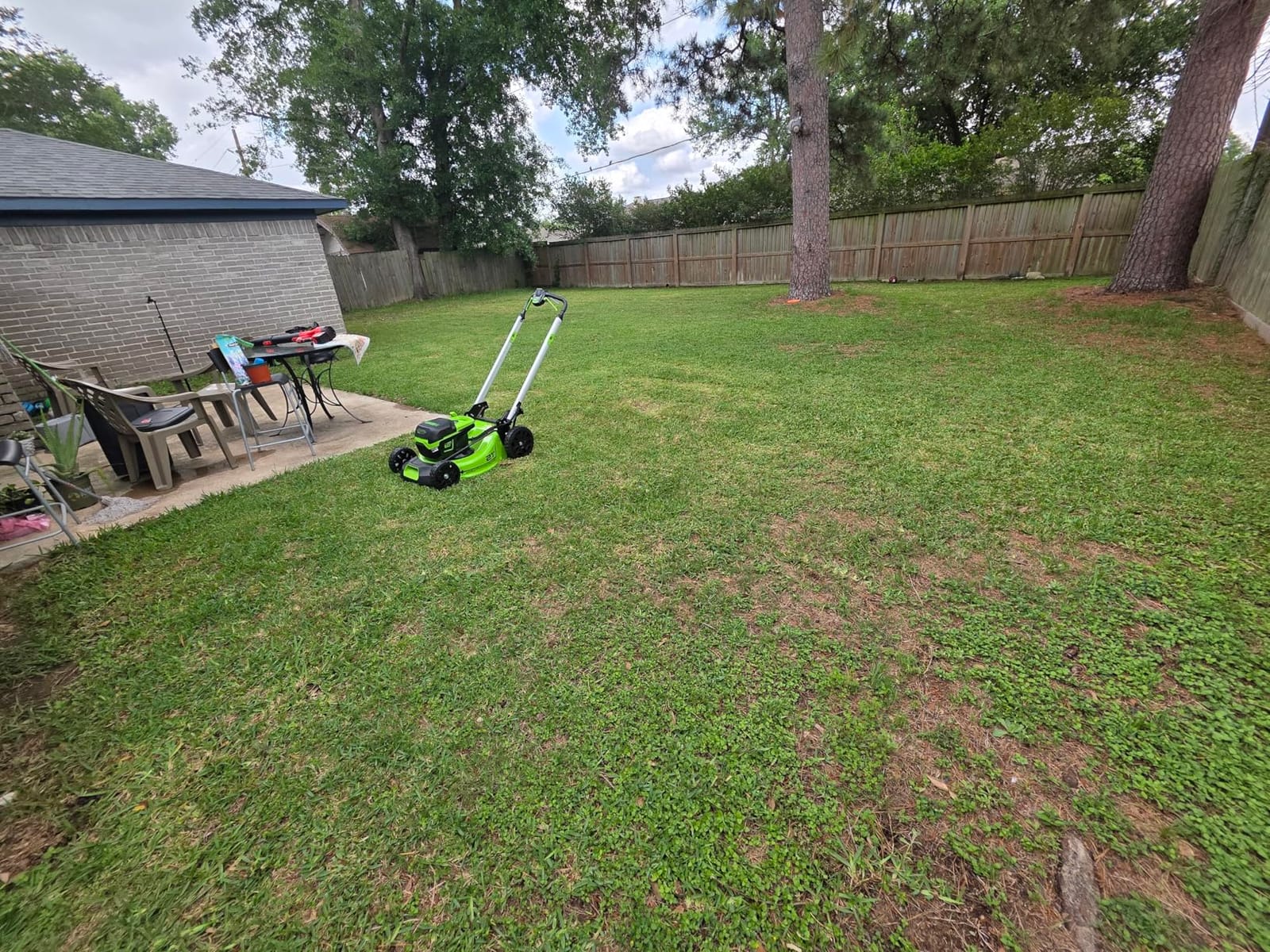 Greenworks 60V 21in Self-Propelled Lawn Mower, (2) 4.0 Ah Battery Kit customer photo 2