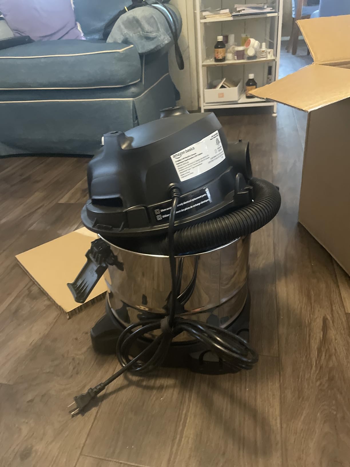 Amazon Basics Wet Dry Shop Vacuum Cleaner, 4 Gallon, 3 HP Stainless Steel, Grey/Black customer photo 1