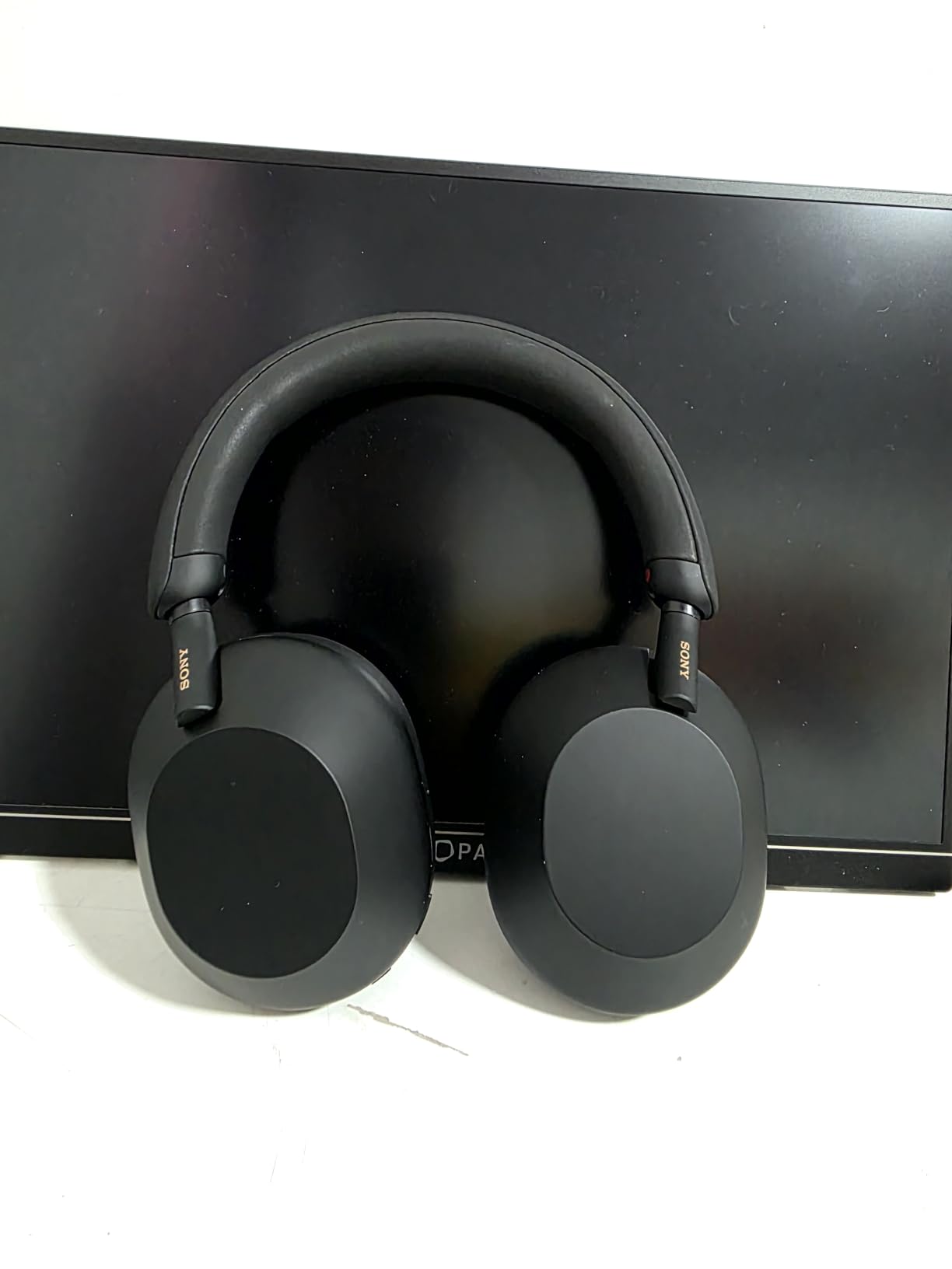 Sony WH-1000XM5 Premium Noise Cancelling Wireless Headphones, Black customer photo 1