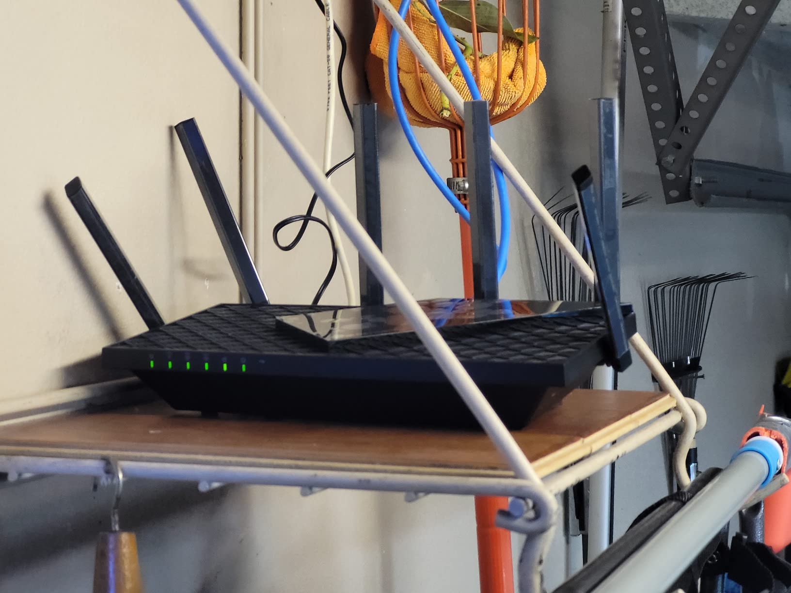 TP-Link AXE5400 Tri-Band WiFi 6E Router, 2025 PCMag Editors' Choice - 2.5Gbps WAN Port for Gaming & Streaming, 6GHz Band, 160MHz, OneMesh, Dual-Core CPU, VPN & WPA3 (Archer AXE75) customer photo 1