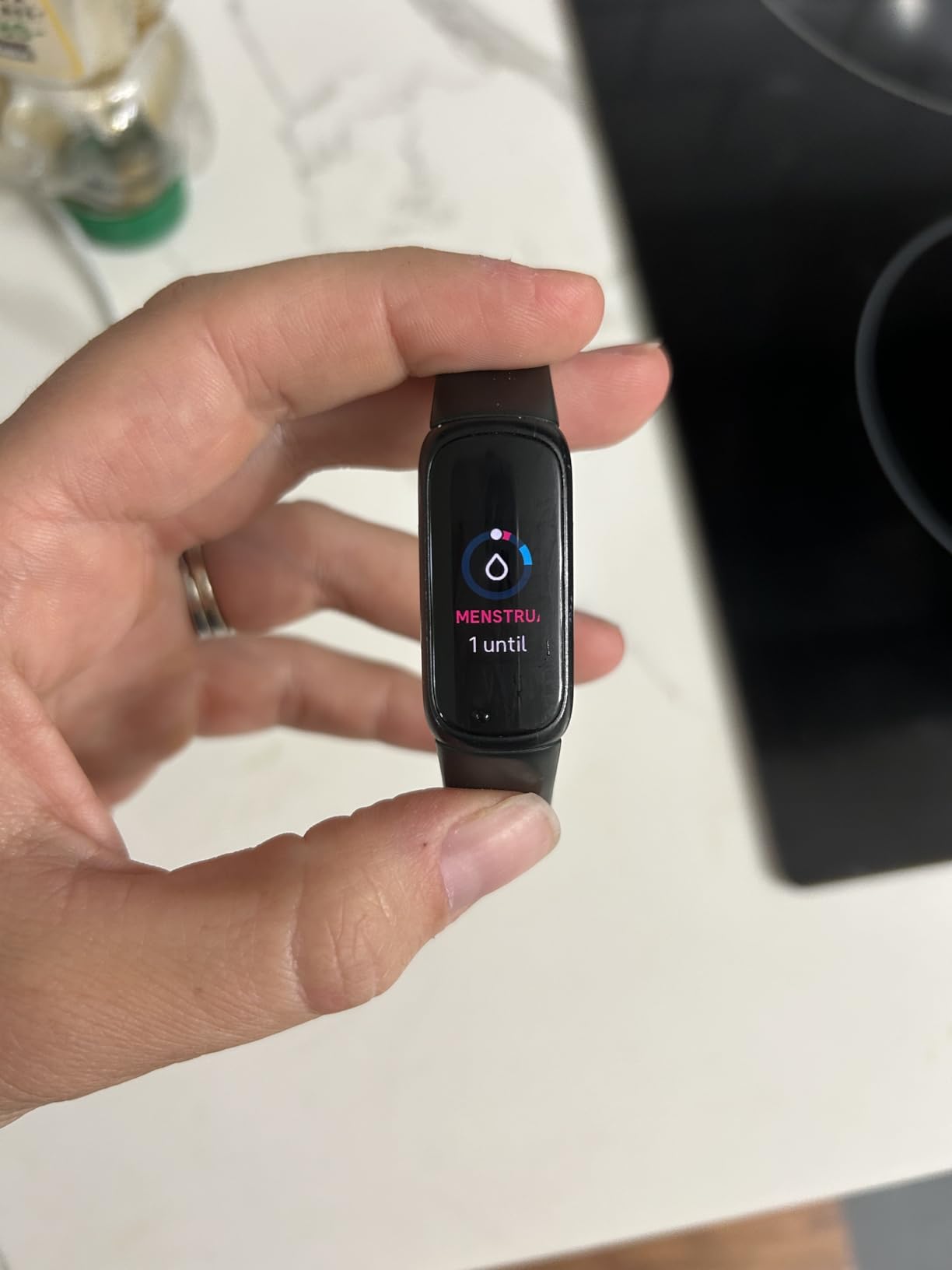 Inspire 3 Fitness Tracker - Advanced Health Insights with Stress Management, Workout Intensity & Sleep Tracking, 24/7 Heart Rate, Includes Small and Large Classic Bands (Midnight Zen/Black) customer photo 2