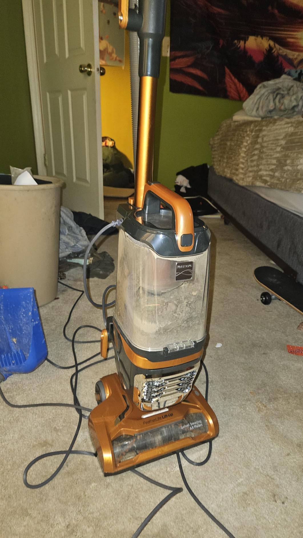 Kenmore Featherlite Lift-Up Bagless Upright Vacuum customer photo 2