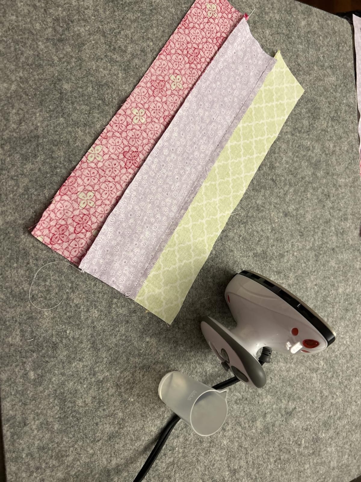 The Quilted Bear Mini Steam Iron for Quilting & Travel with Case, Black customer photo 2