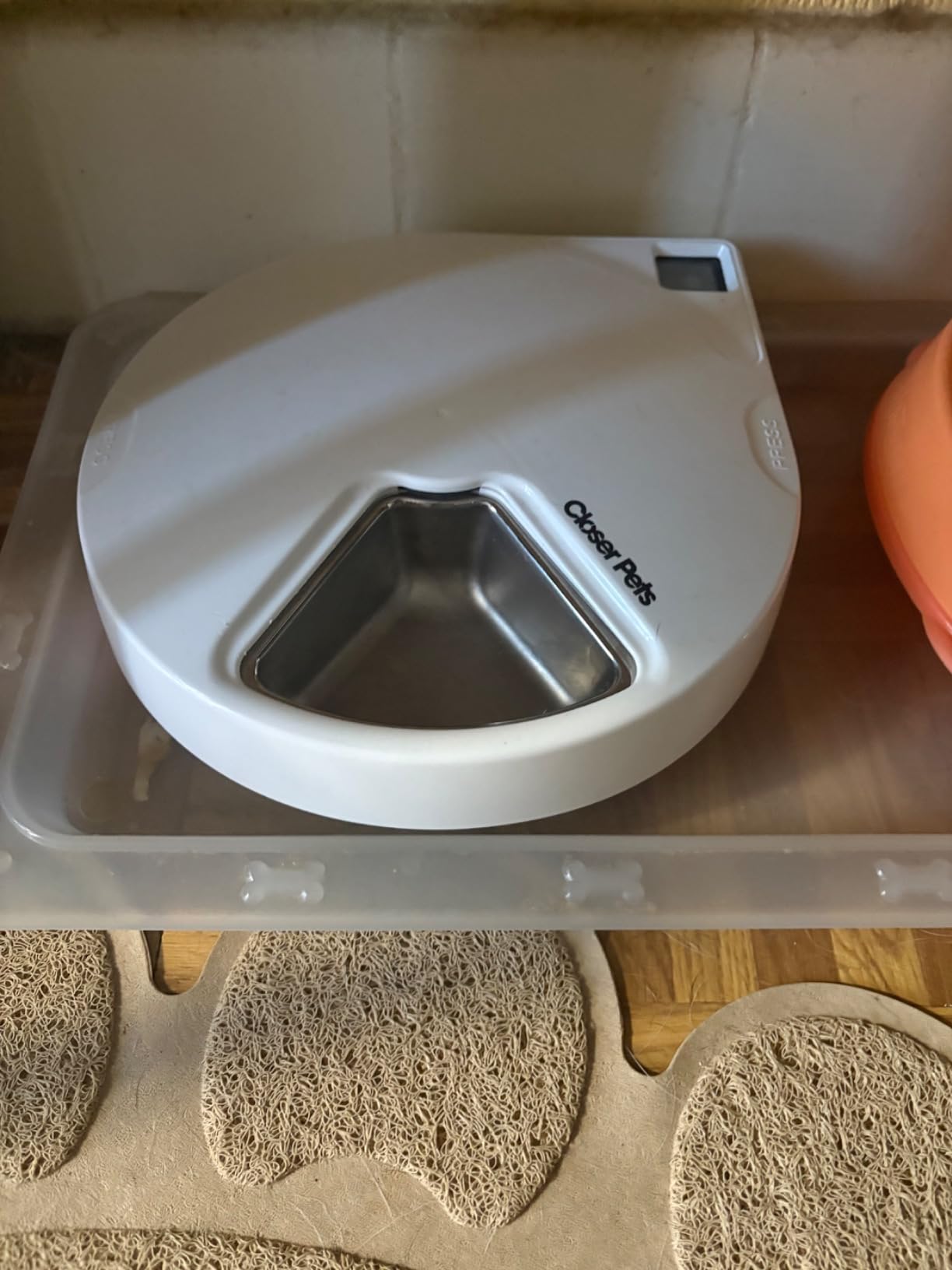 Cat Mate C500 5 Bowl Digital Timer-Controlled Automatic Pet Feeder - 5-Meal Feeder with Stainless Steel Bowl and Ice Packs, Wet or Dry Food, 5 Meals Up To 330 g Each, White customer photo 1