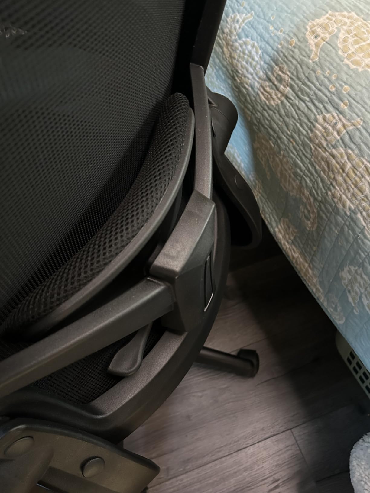 FelixKing Office Chair, Ergonomic Desk Chair Breathable Mesh Chairs Adjustable High Back Lumbar Support Flip-up Armrests, Executive Rolling Swivel Comfy Computer Chairs Home Office Black customer photo 2