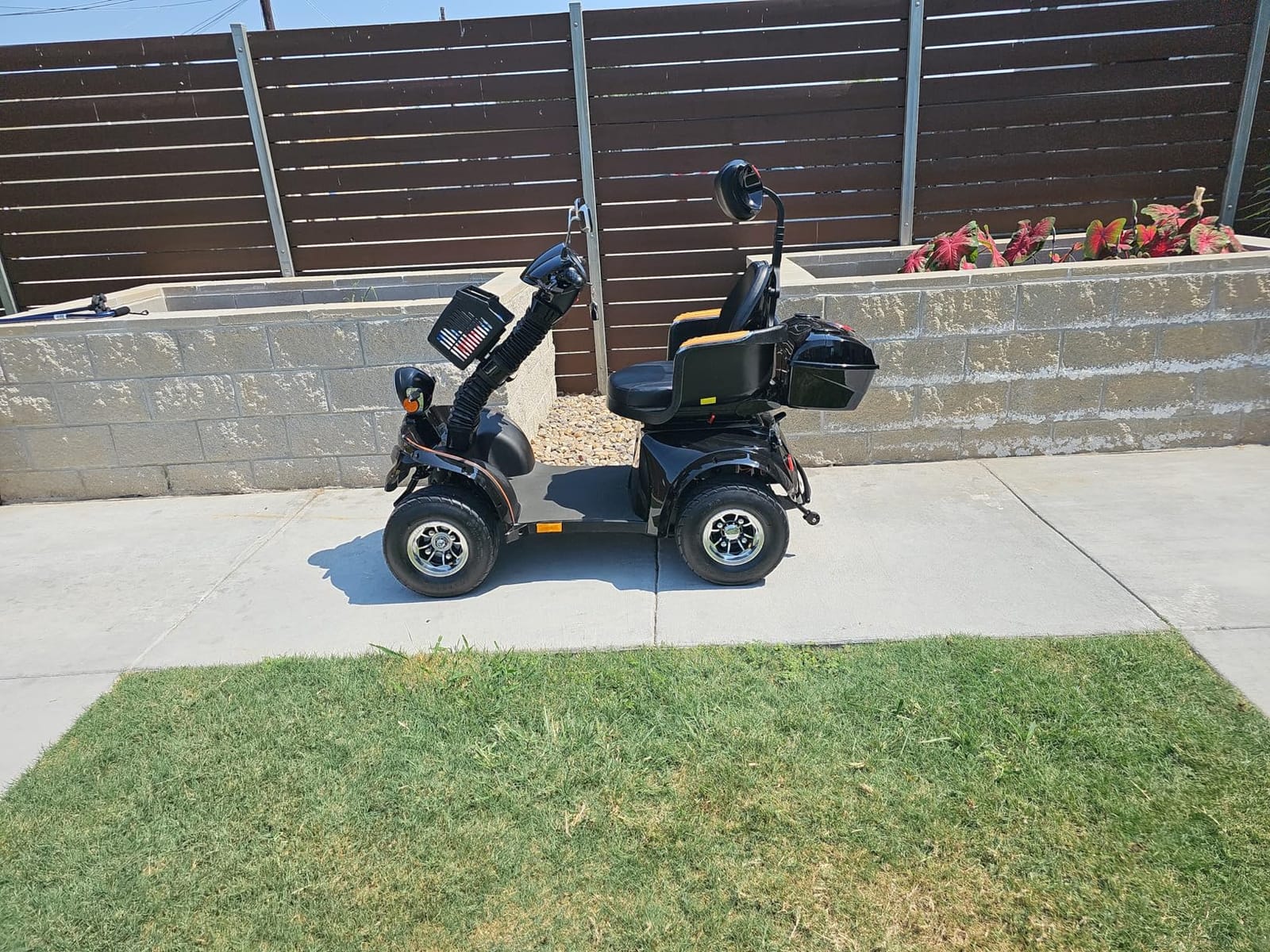 Mobility Scooters for Seniors & Adults 600lbs Capacity, Heavy Duty 4-Wheel 3-Speed Electric Powered Wheelchair Device 1000W All Terrain, Elderly-Lockbox Adjustable Seat (DJD Black 1000W) customer photo 1