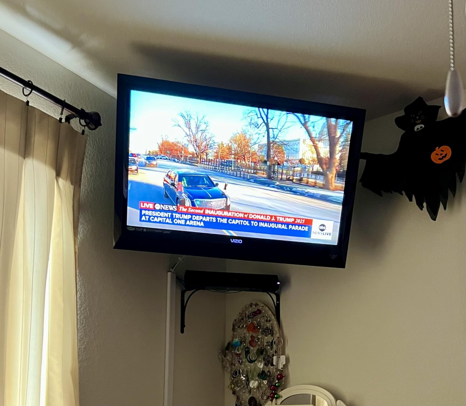 Bestisan Sound Bars for TV, 16'/50W Small Soundbar for TV, Sound Bar with Depths Sound Enhanced/DSP/Bass+/3EQ, Surround Sound Speakers for TV Works with HDMI ARC/CEC,Optical/BT/PC … customer photo 1