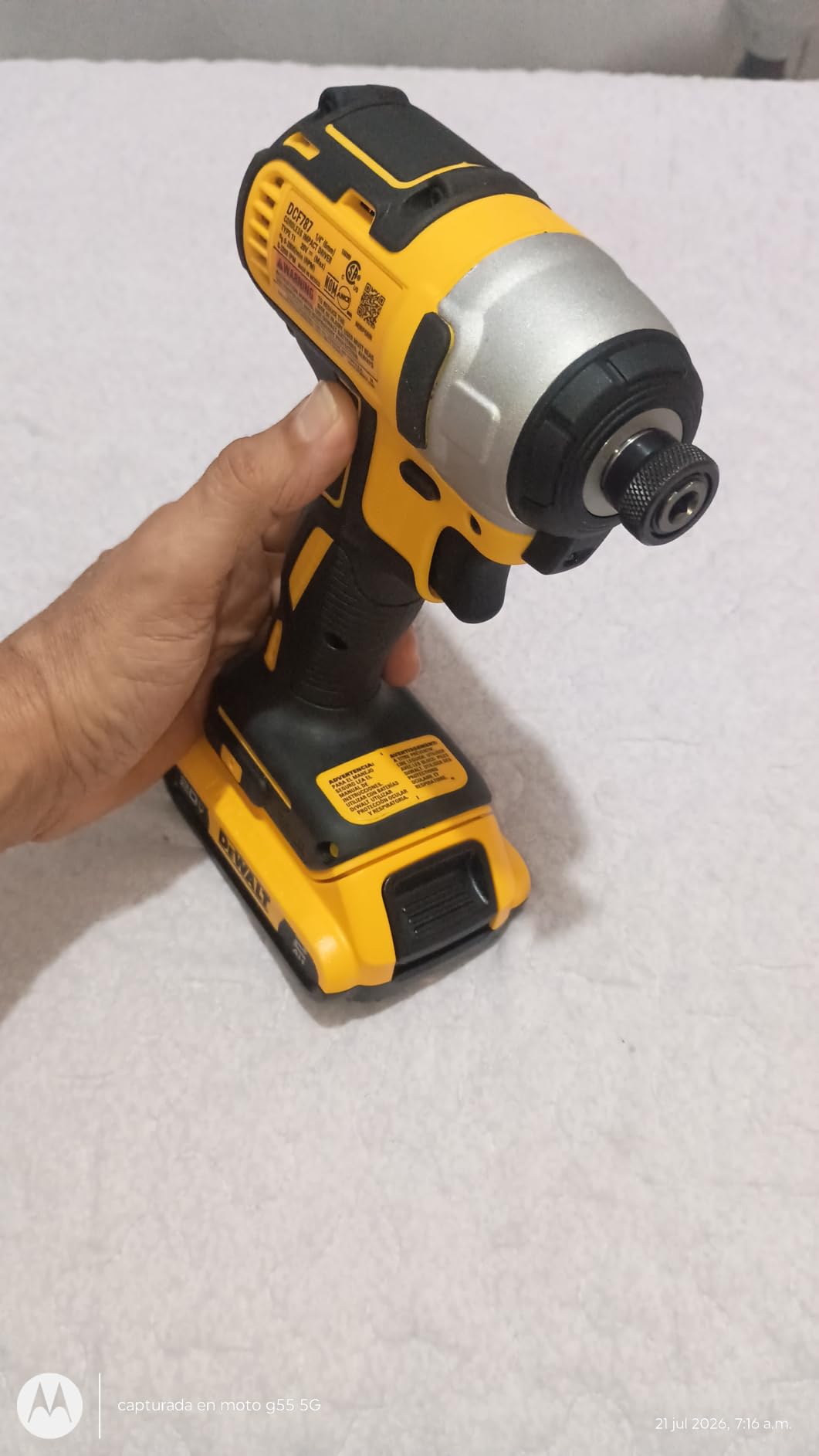 DEWALT 20V MAX Impact Driver, 1/4 Inch, Battery and Charger Included (DCF787D1) customer photo 1