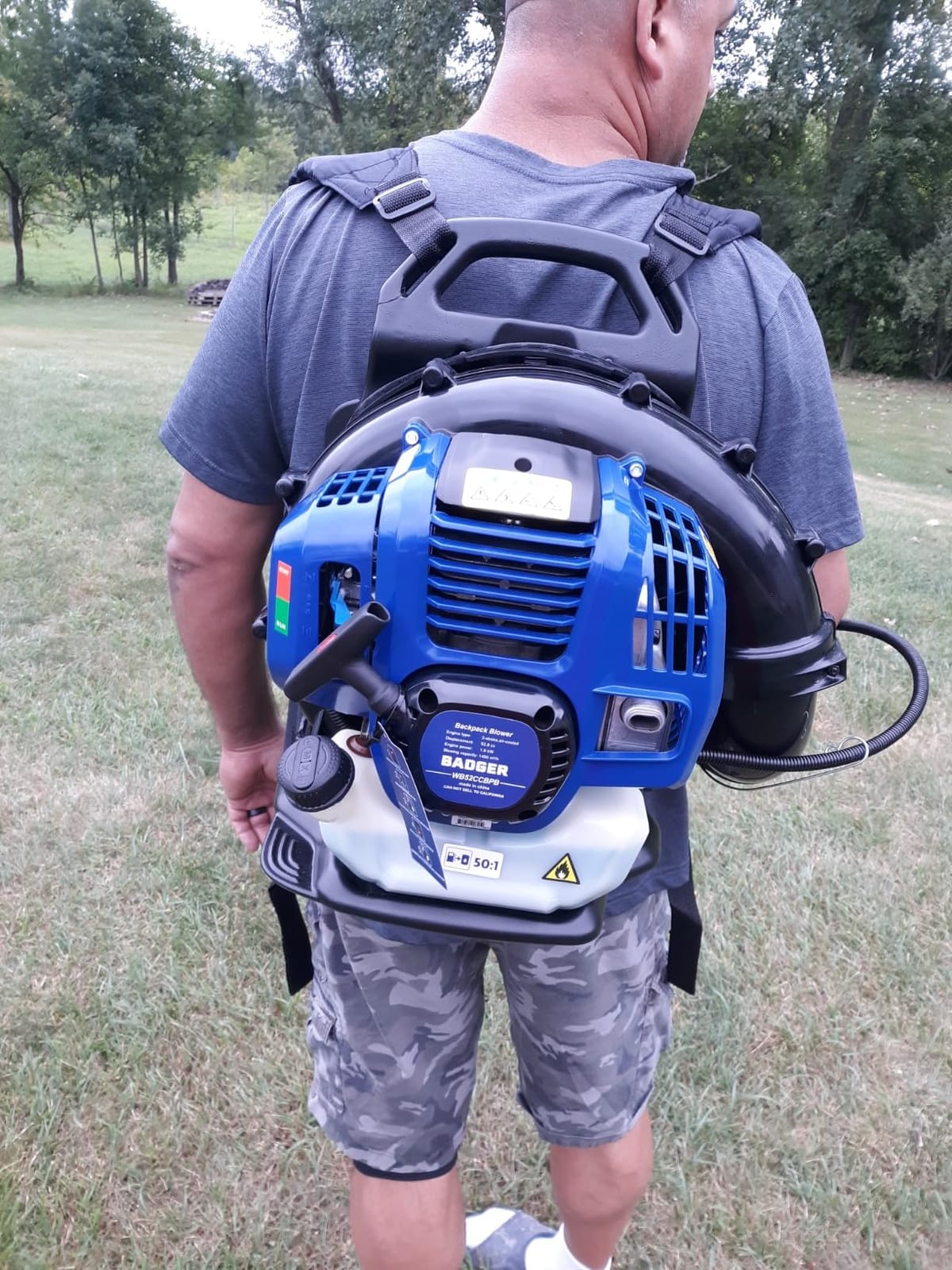 WILD BADGER POWER Leaf Blower Backpack, 53cc Gas Powered Strong Air Flow 559CFM 174MPH, Light Weight 19.6lbs, Ideal for Leaf, Sand, Gravel, Snow, Yard and Driveway customer photo 2