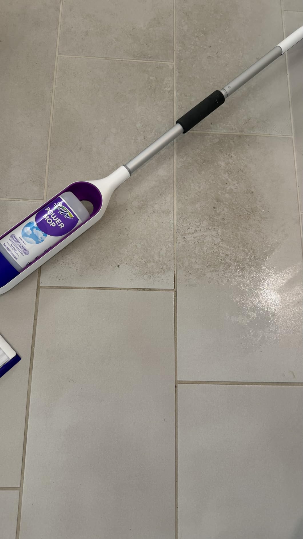 Swiffer PowerMop Mopping Kit for Floor Cleaning, Set Includes 1 Power Mop, 2 Replacement Pads, 1 Liquid Solution Refill, 2 Batteries, No Bucket Needed Electric Spray Cleaner, Multi-Surface and Wood customer photo 2