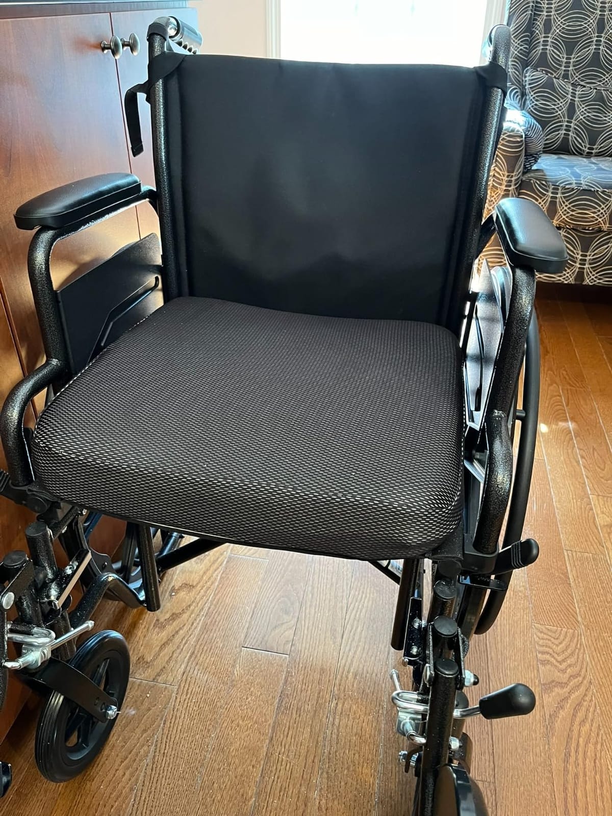 Ifoam Gel Infused Memory Foam Layer Wheelchair Cushion - Seat Cushion for Wheelchair-OfficeChair, Kitchen Chair-Pressure Sore and Tailbone Pain Relief-High Dense Polyfoam Base (Black,18x16x3 inch) customer photo 1