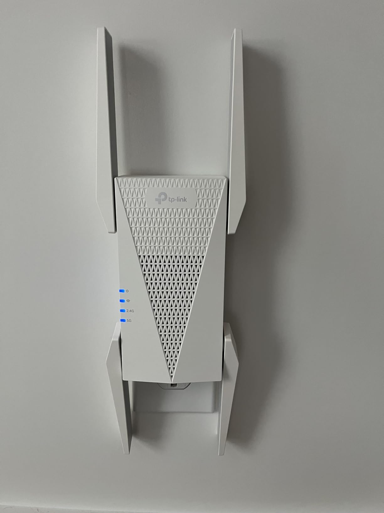 TP-Link RE815X AX5400 WiFi 6 Range Extender w/Ethernet Port | 5.4 Gbps Tri-Band Wireless Repeater Amplifier | Up to 2800 Sq. Ft., 96 Devices | Internet Signal Booster | 160 MHz | APP Setup | OneMesh customer photo 2
