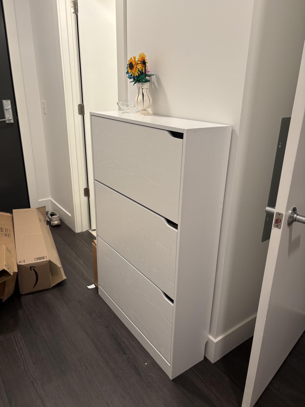 BORNOON Shoe Cabinet with 3 Flip Drawers, Hidden Wood Shoe Cabinet, Freestanding Shoe Storage Cabinet for Entryway Hallway. White. 47.2