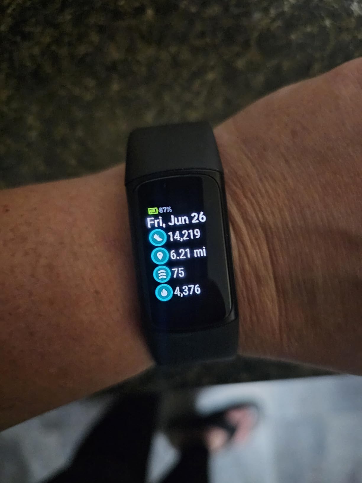 Google Fitbit Charge 6 - Fitness Tracker - Gold/Coral customer photo 2