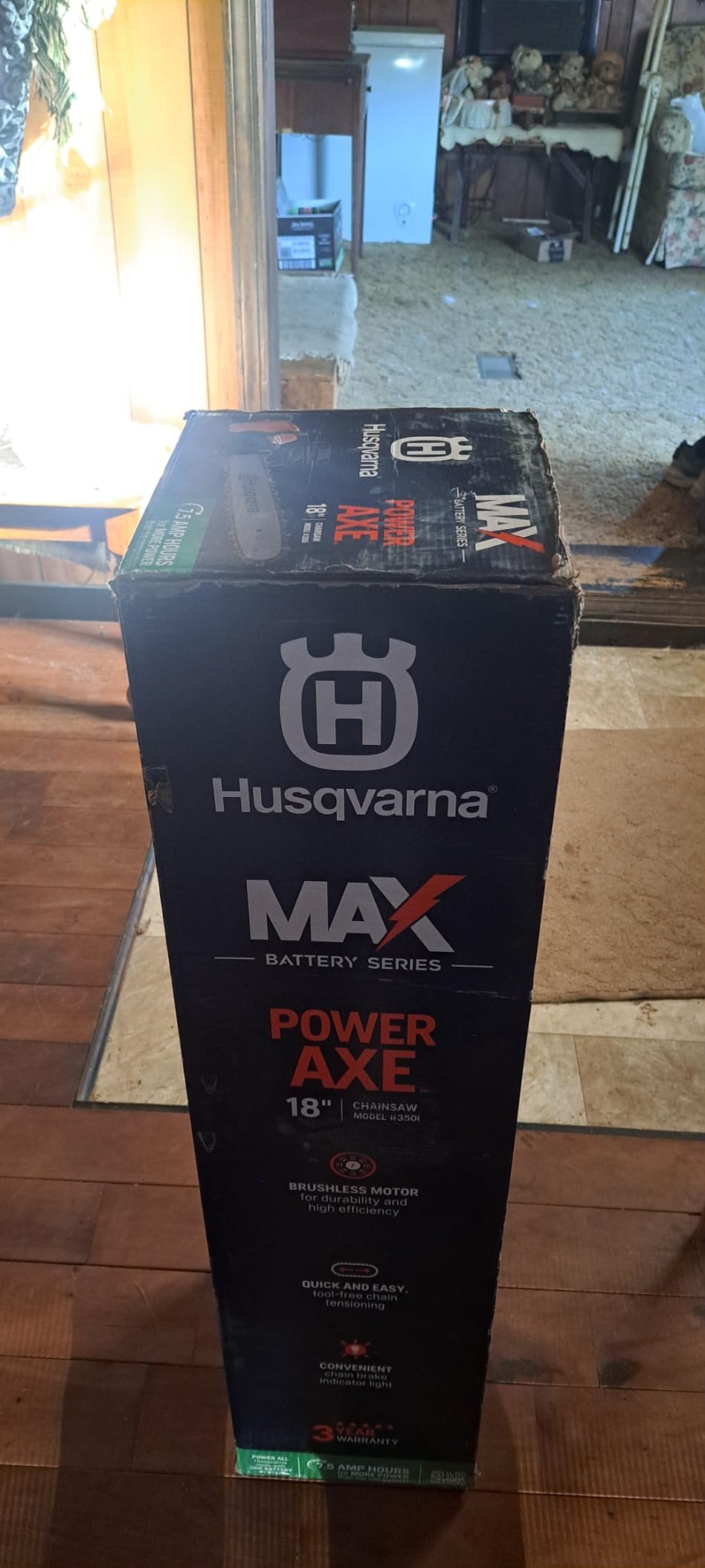 Husqvarna Power Axe 350i Chainsaw, 18 Inch, with Battery and Charger | Cordless chainsaw for outdoors featuring chainsaw battery powered, brushless motor, Model 970601202 customer photo 2