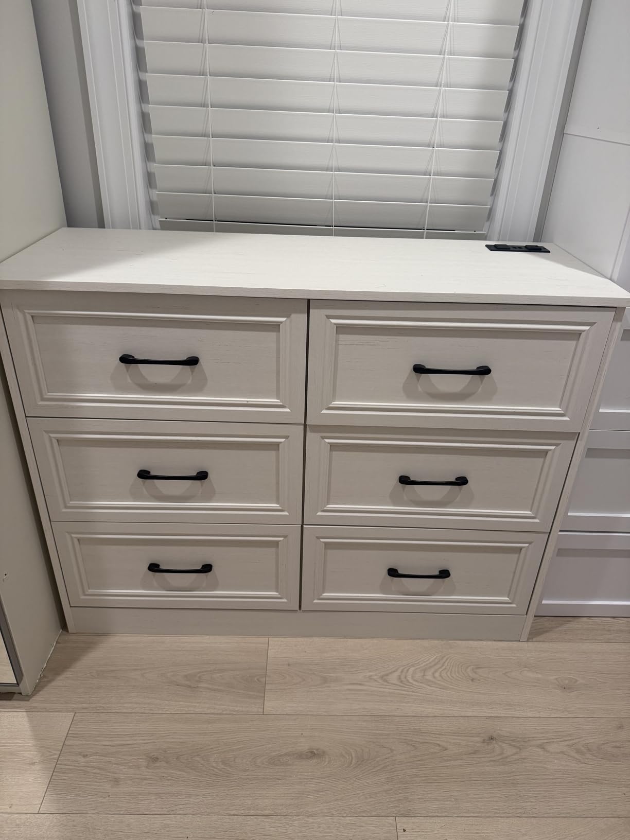 Fameill Dresser for Bedroom, 6 Drawer Wide Dresser Organizer with Charging Station, Tall Dresser for Hallway, Wood Dresser with Metal Handles, Ash Grey customer photo 1