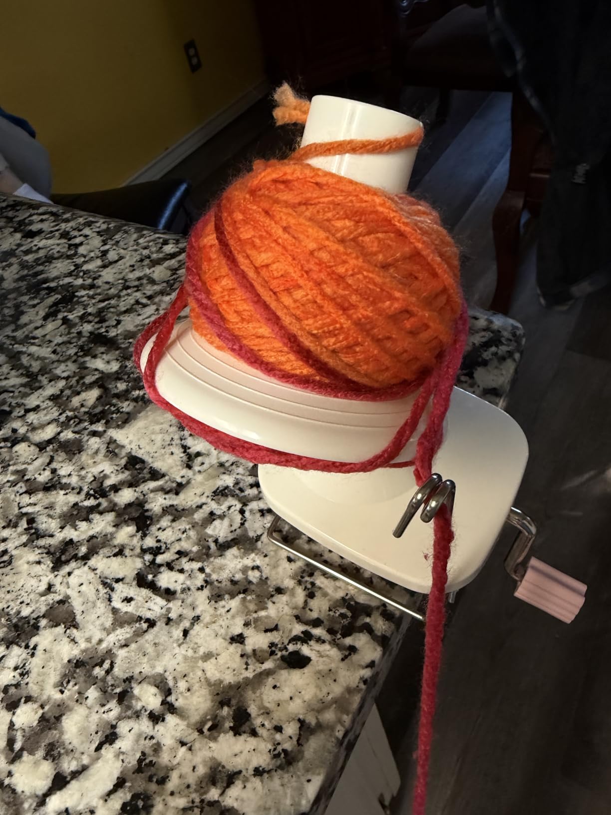 INMAKER Yarn Winder, Ball Winder for Crocheting Yarn Spinner for Knitting customer photo 2
