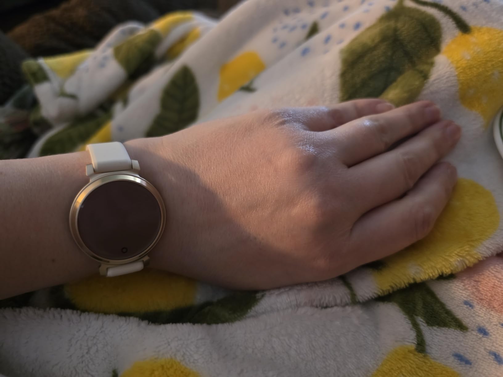 Garmin Lily® 2, Small & Stylish Smartwatch, 35mm, Coconut customer photo 1