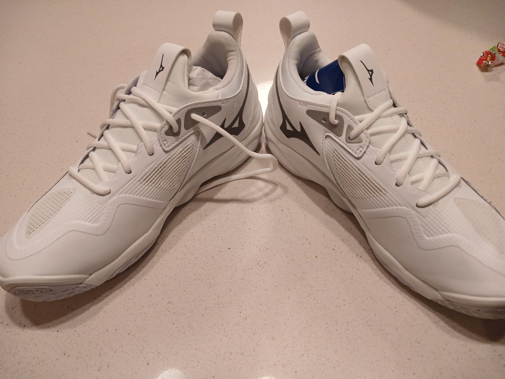 Mizuno Men's Wave Momentum 3 Men's Volleyball Shoe customer photo 1